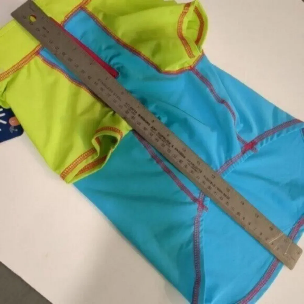 Cooling vest with UV protection 